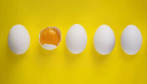 ماسک مو ترمیم کننده زرده تخم مرغ